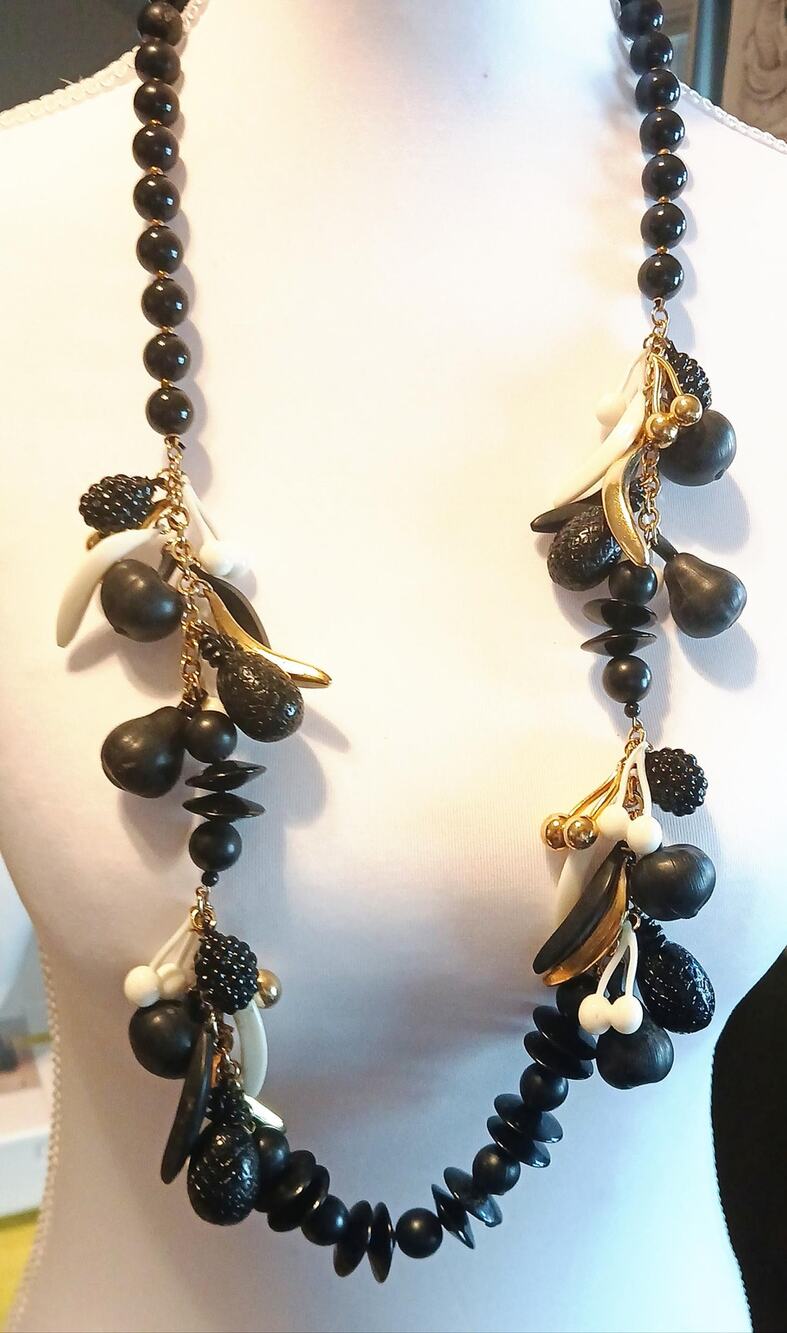 Vintage Black/Gold/White Beaded Necklace